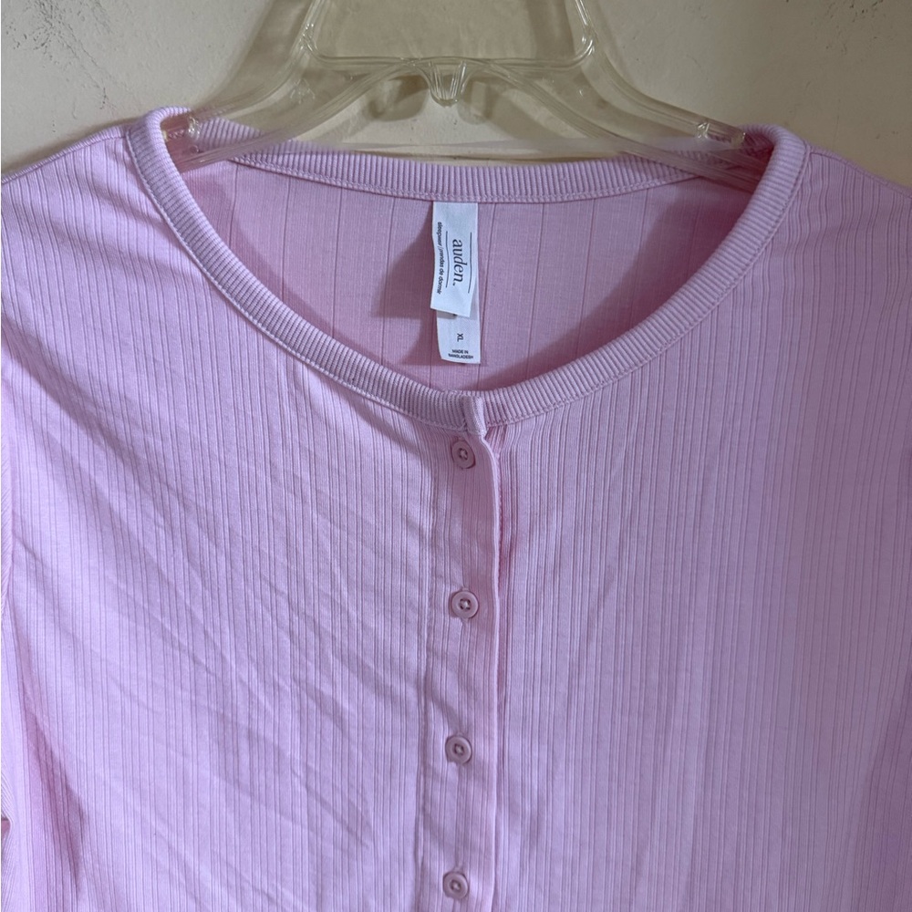 Light Pink Ribbed Button-Front Women's Top..100 - Picture 6 of 7
